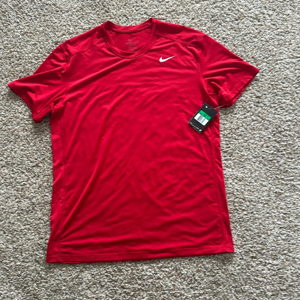 Nike dri-fit Men’s T-shirt.  Size XL.  New with Tags.